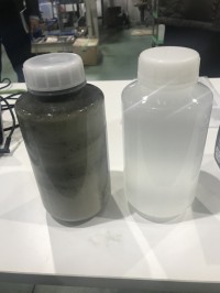 左：原液 右：回収水